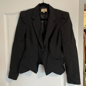 Elizabeth & James cropped black blazer